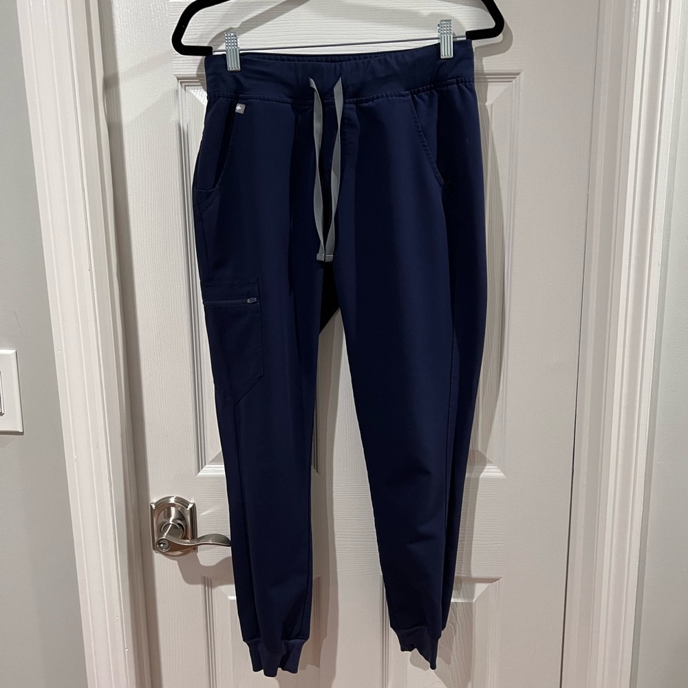 Women’s FIGS Zamora scrub jogger pants SMALL
